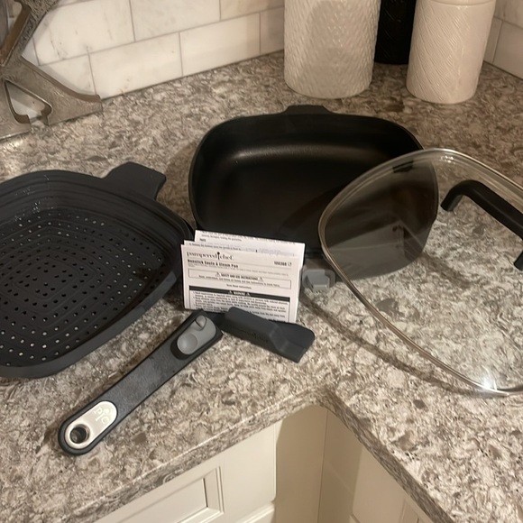 READY TO SHIP!!!! Pampered Chef SIGNATURE NONSTICK SAUTE & STEAM PAN #100368 - Picture 4 of 5